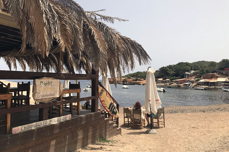 A beach bars chiringuito pou lleo
