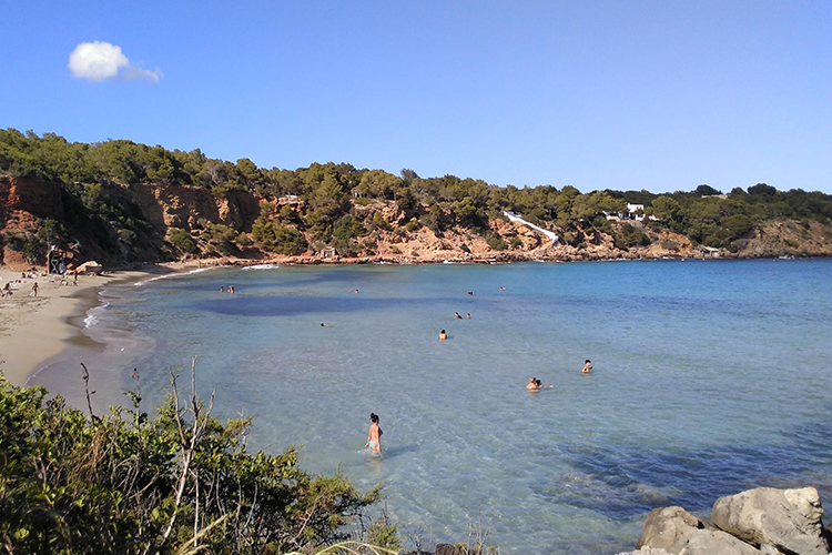 A beaches walks llenya