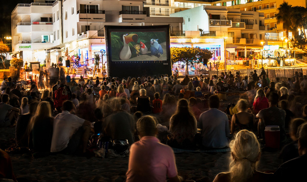 Cinema al fresco Ibiza Cala Llonga