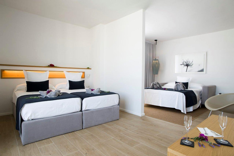 anfora hotel habitacion dos camas