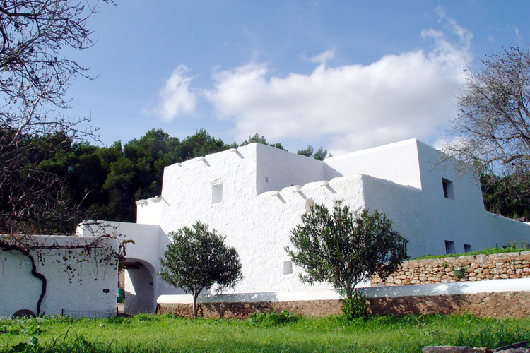 a curiosities ibiza white