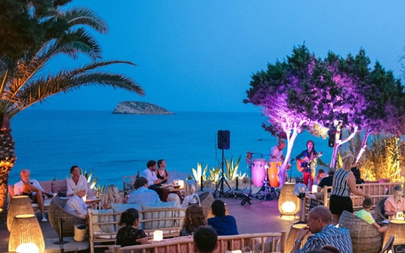 Where to go for dinner in and around Es Canar