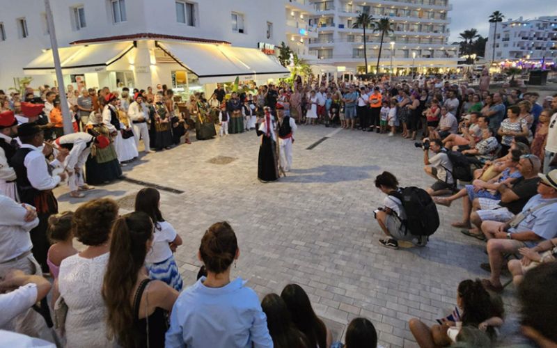 Coming to the festivities in Es Canar?